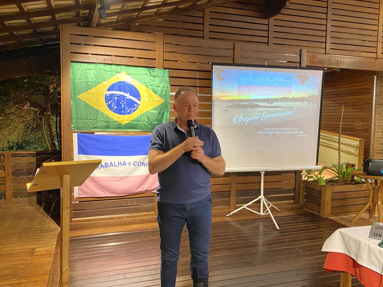 Guarapari: Renato Casagrande participa de jantar em comemoração à realização de obras em Meaípe