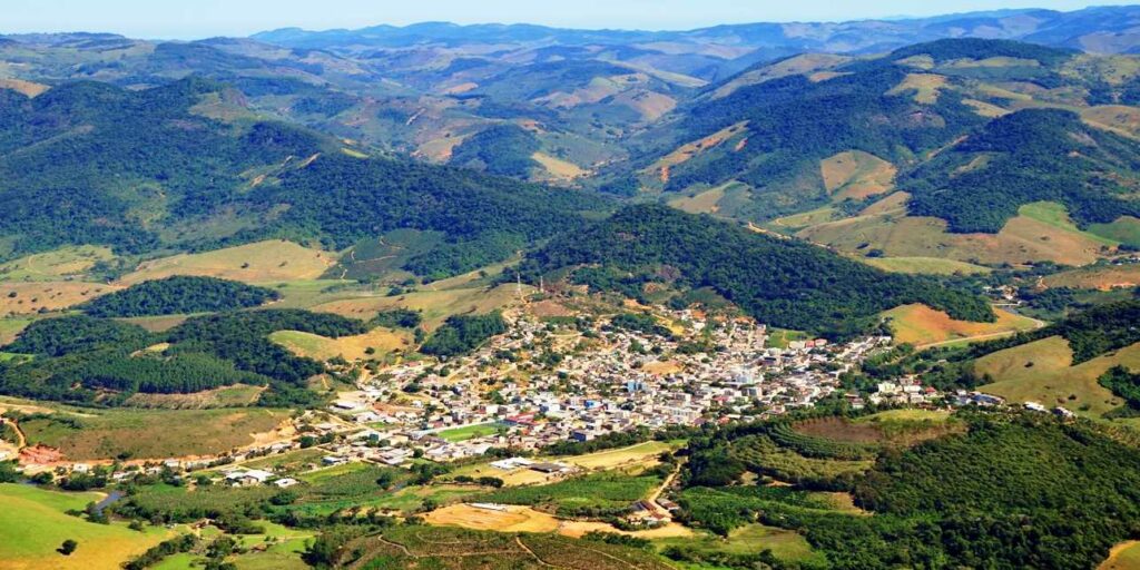 Prefeitura de Alfredo Chaves alerta população sobre negociação de terrenos irregulares na zona rural