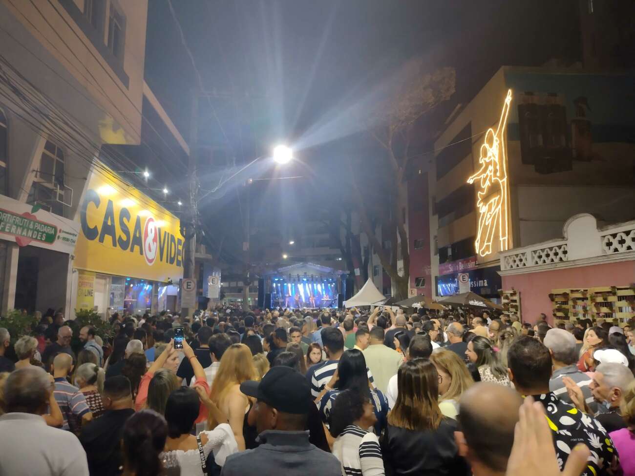 Guarapari: terceira noite do Esquina da Cultura contou com música clássica e dupla sertaneja