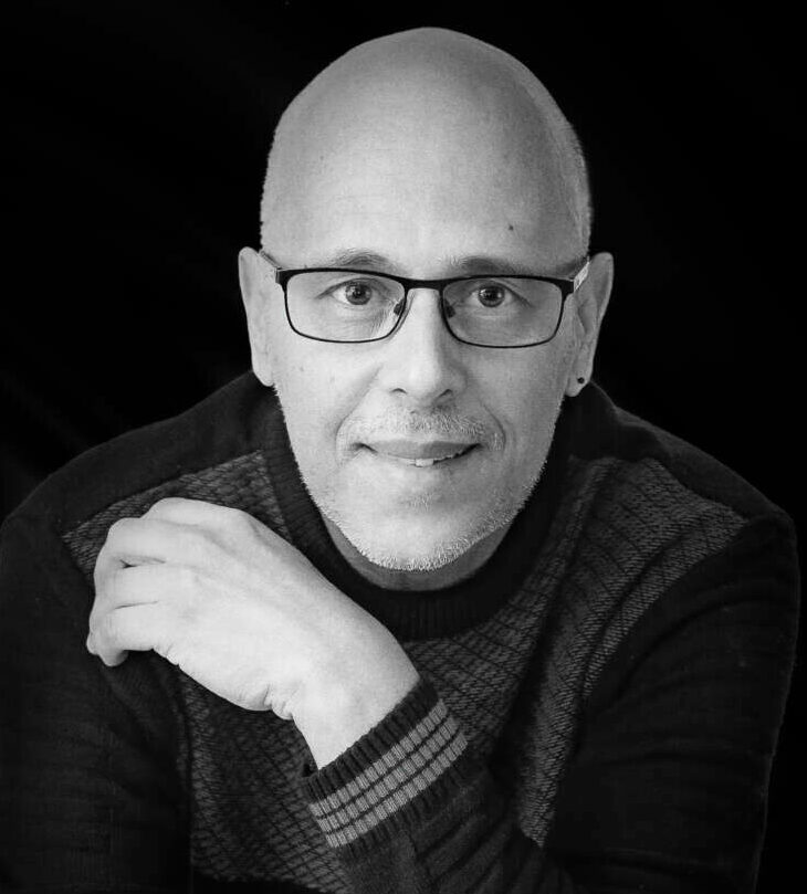 Autor de Guarapari vencedor de concursos lançará livro de poemas