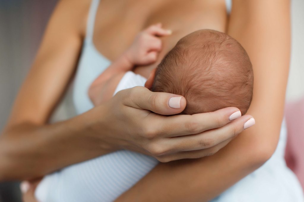 Agosto Dourado: a amamentação é importante para garantir saúde ao bebê e à mãe