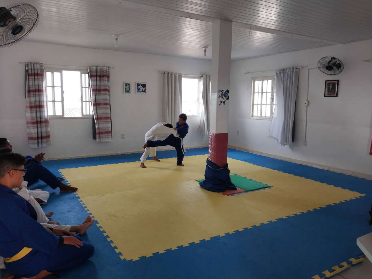 Creche Alegria oferece aulas gratuitas de judô para jovens de Guarapari