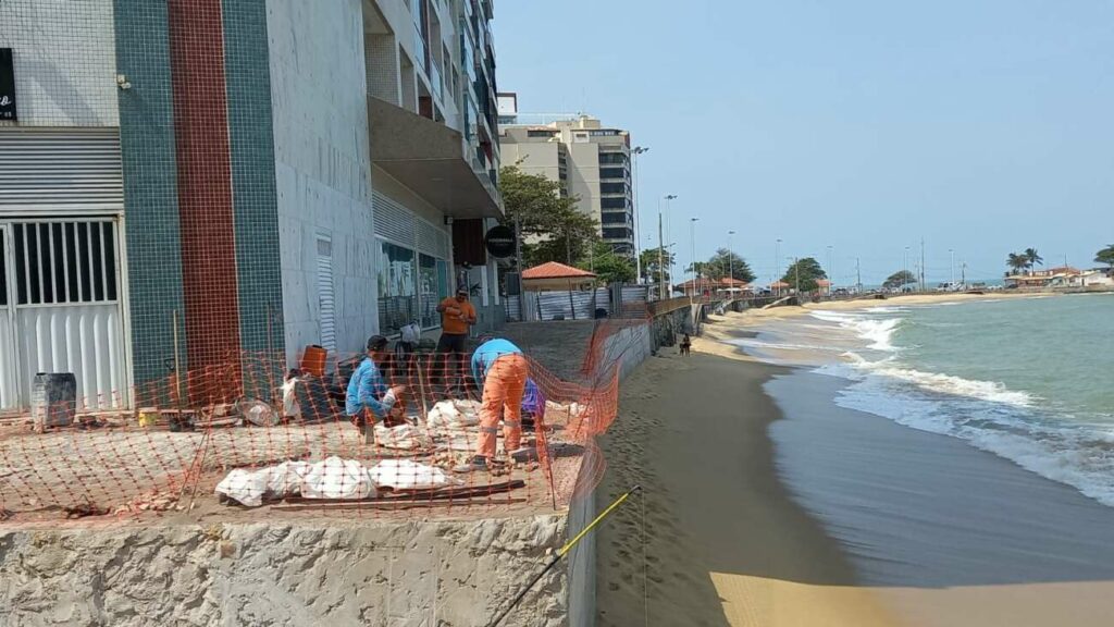 Prefeitura de Guarapari reafirma para outubro conclusão prevista da obra na Praia da Areia Preta