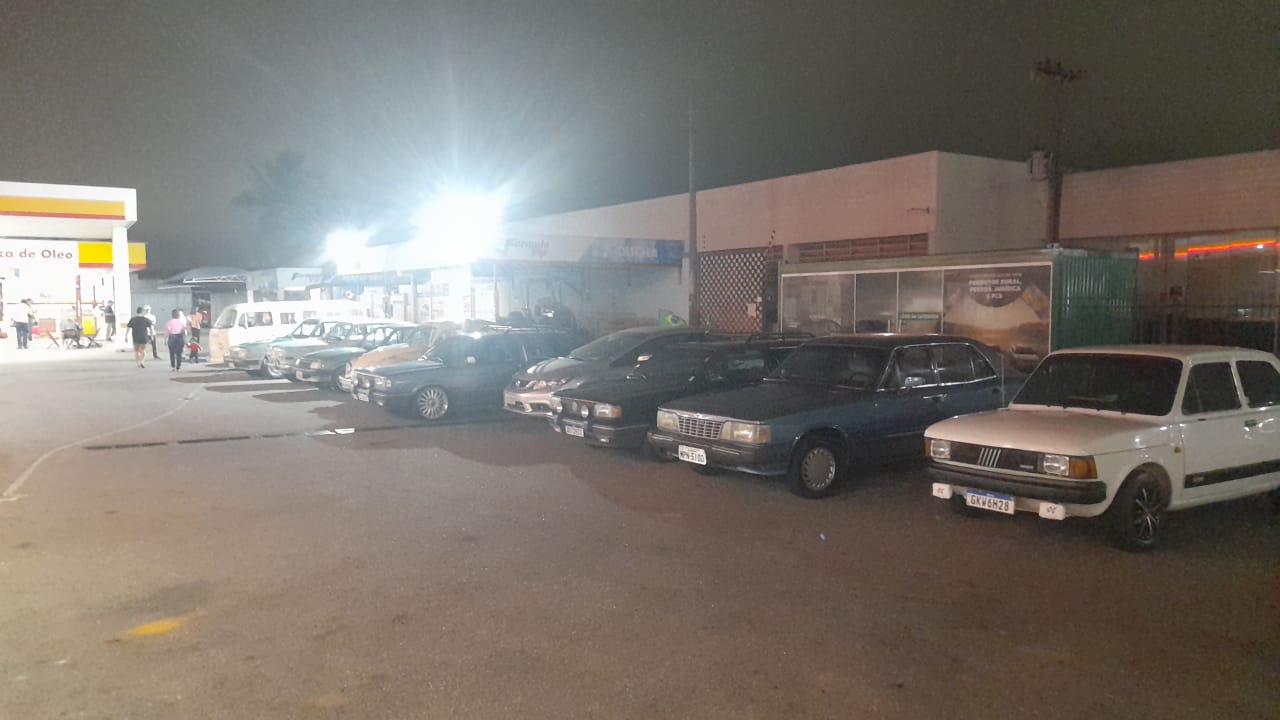 Clube de Carros Antigos comemora Dia Das Crianças com exposição na APAE de Guarapari