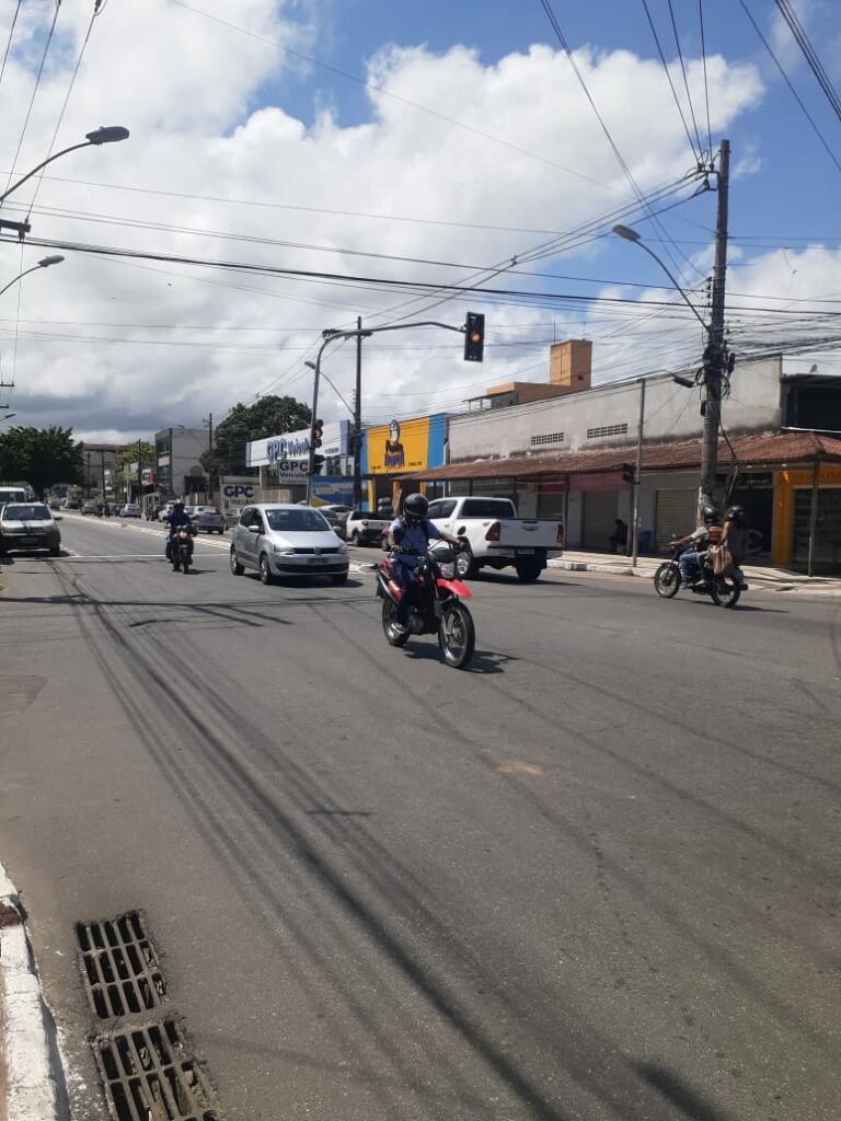 Semáforos com problemas causam transtorno para motoristas e pedestres em Guarapari
