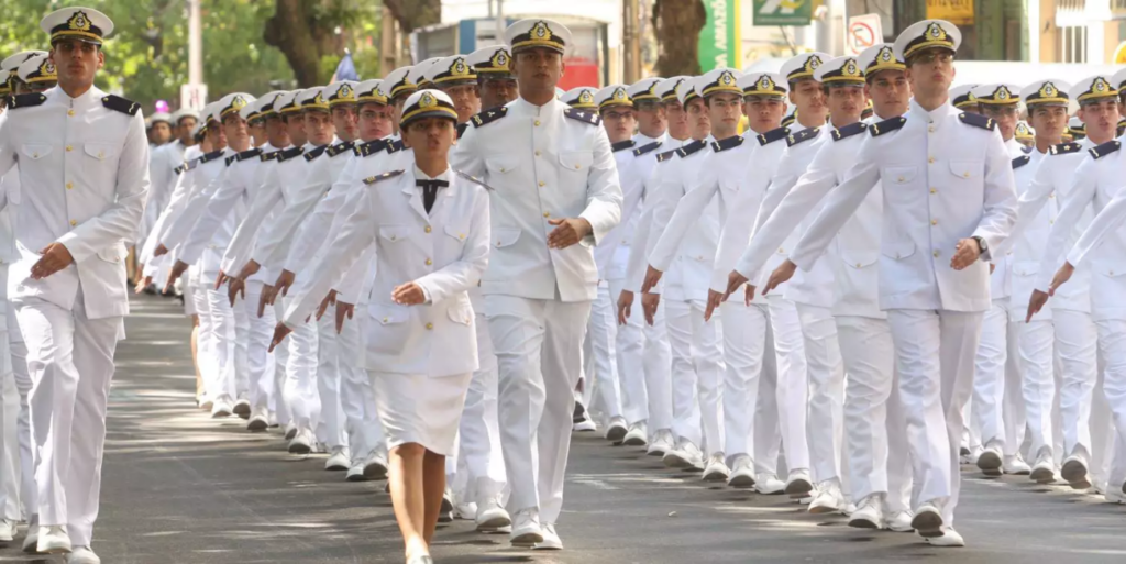 marinha - Marinha do Brasil abre 550 vagas para oficiais temporários com salários que chegam até R$ 15 mil