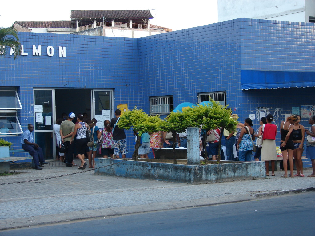 Prefeitura de Guarapari realiza cerimônia para oficializar reforma do posto de saúde Dr. Roberto Calmon
