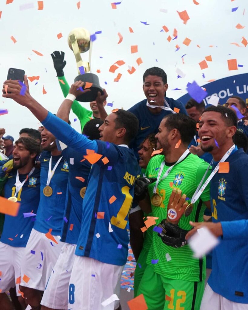 Com atletas de Anchieta, Seleção Brasileira de Beach Soccer conquista títulos no Equador