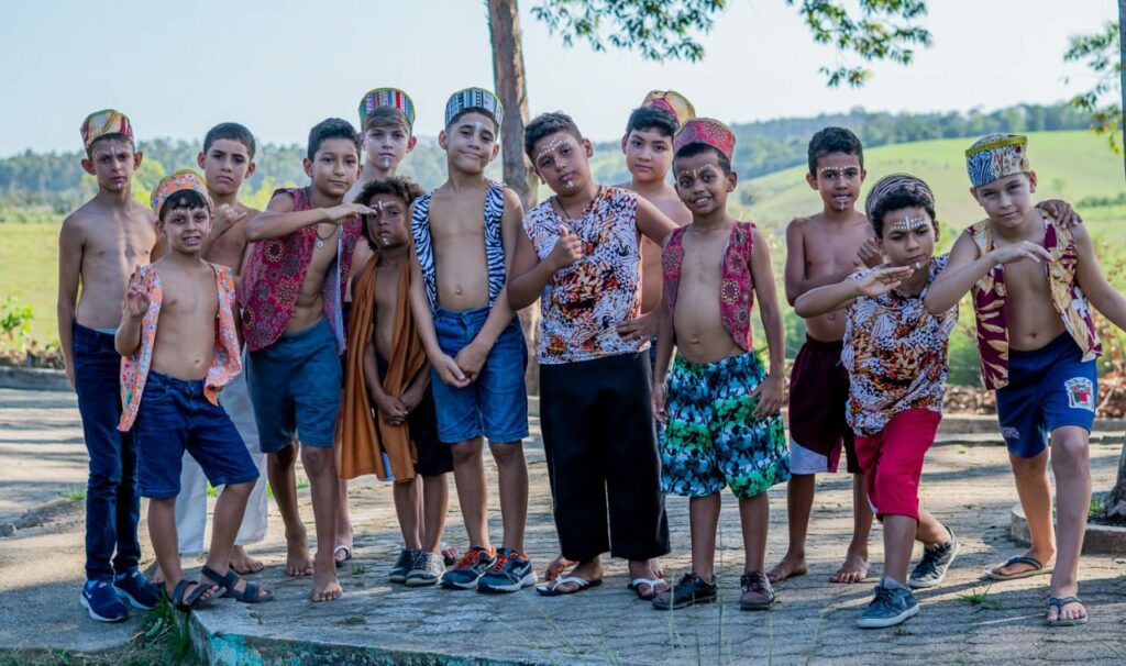 Fotografia e etnia: escola de Anchieta desenvolve projeto para valorizar diversidade