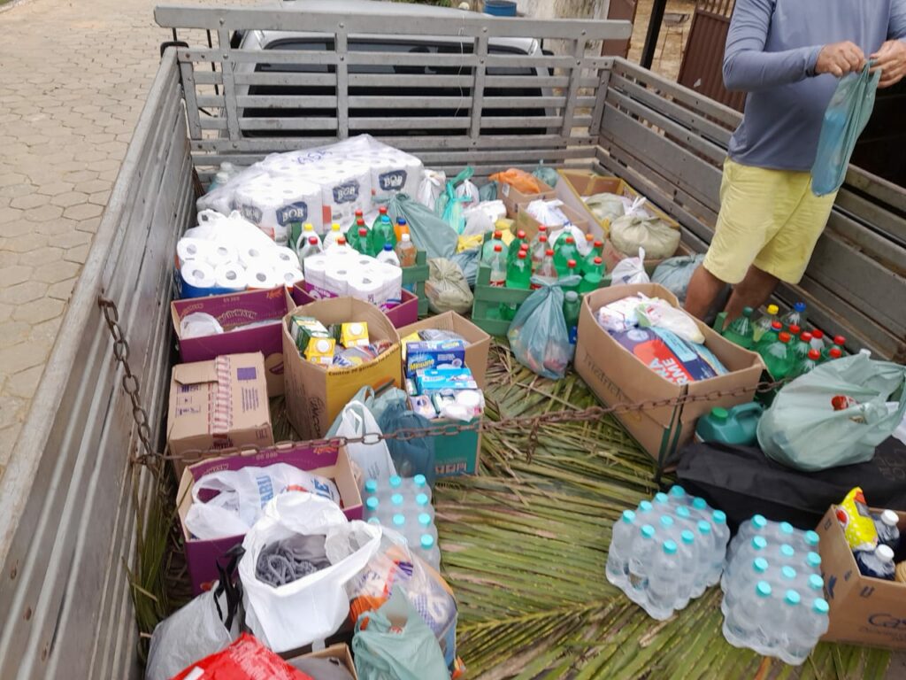 Doações começam a chegar em comunidade afetada pela chuva em Guarapari; arrecadações continuam