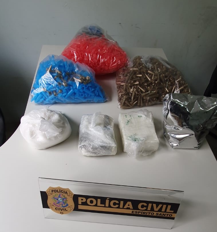 Polícia Civil prende mulher suspeita de esconder drogas pertencentes ao filho em Guarapari