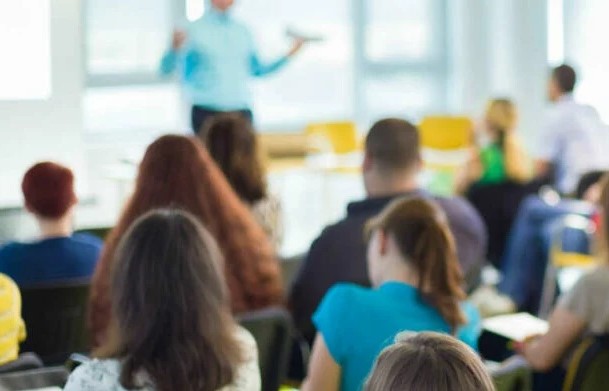 QualificarES abre mais de 700 vagas para cursos gratuitos em Guarapari