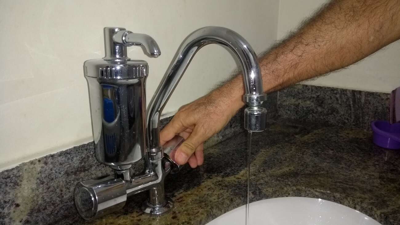 Moradores reclamam de falta de água em Guarapari