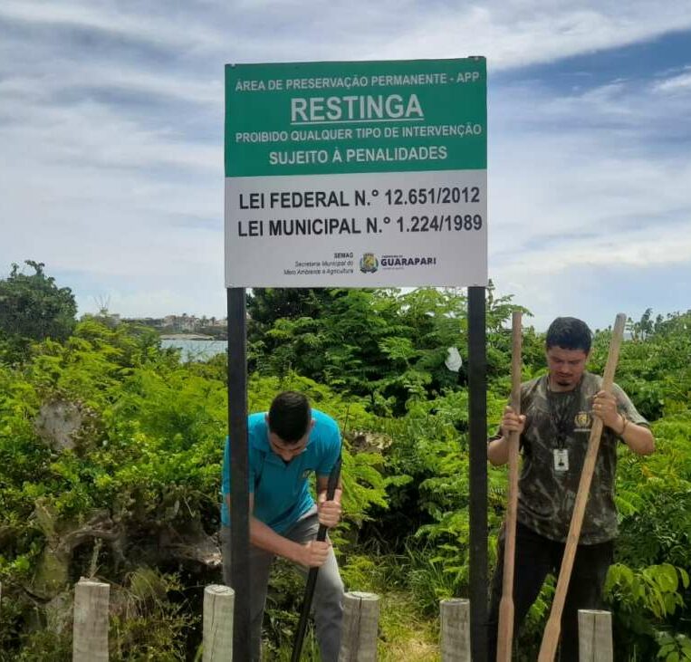 Guarapari instala placas de identificação em áreas de restinga e manguezais