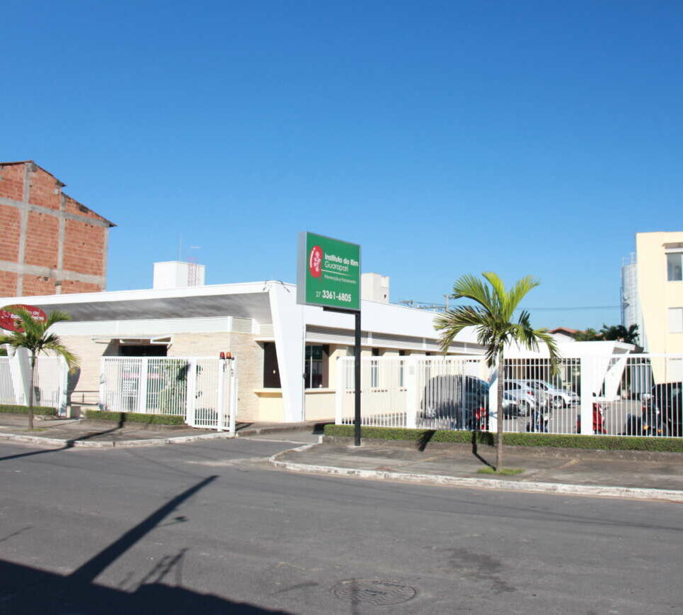 Guarapari: Instituto do Rim passa a contar com energia solar