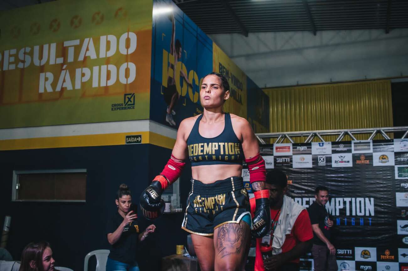Campeã nacional de Muay Thai e Kickboxing, atleta de Guarapari ainda busca apoio para competições
