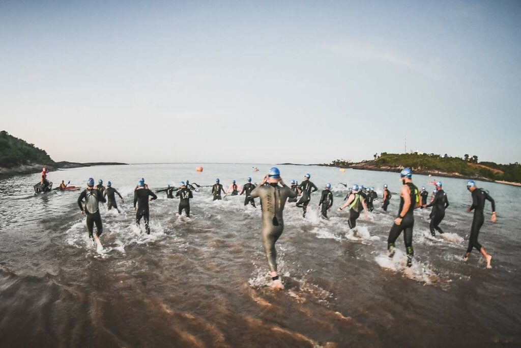 Praia da Bacutia, em Guarapari, recebe desafio de triathlon nesse domingo (06)