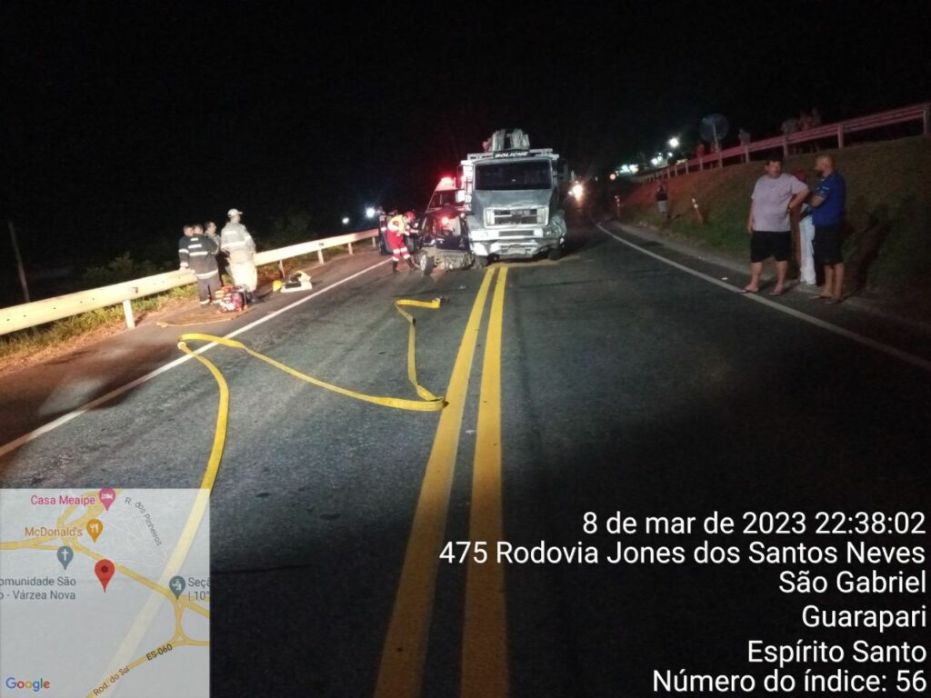 Acidente entre carro e caminhão deixa casal morto em Guarapari
