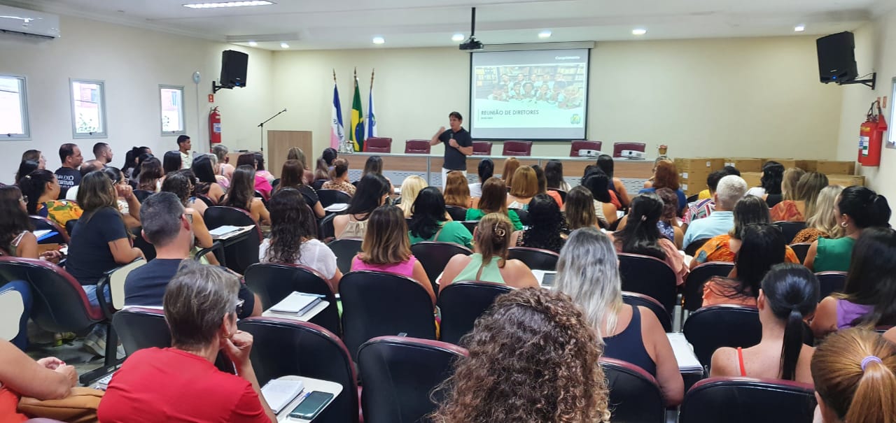Prefeitura de Guarapari anuncia aplicação do piso nacional dos professores