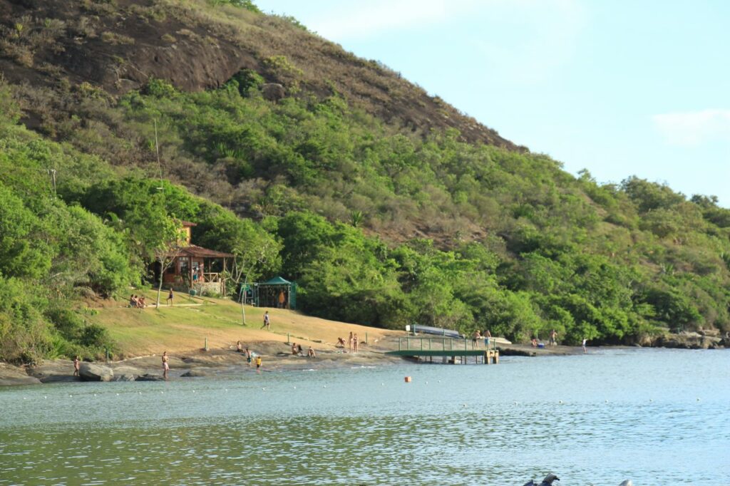 Prefeitura de Guarapari anuncia reajuste da tarifa de entrada do Morro da Pescaria