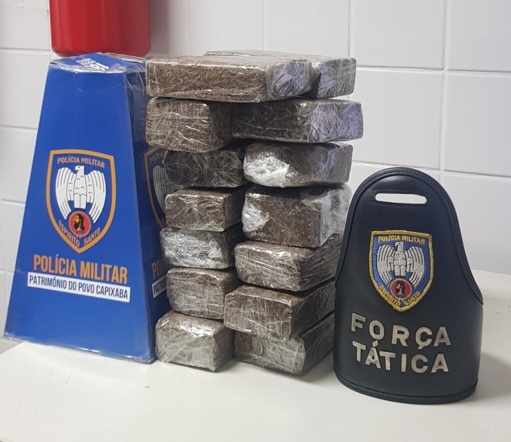 PM apreende maconha e cocaína em Guarapari e na Serra