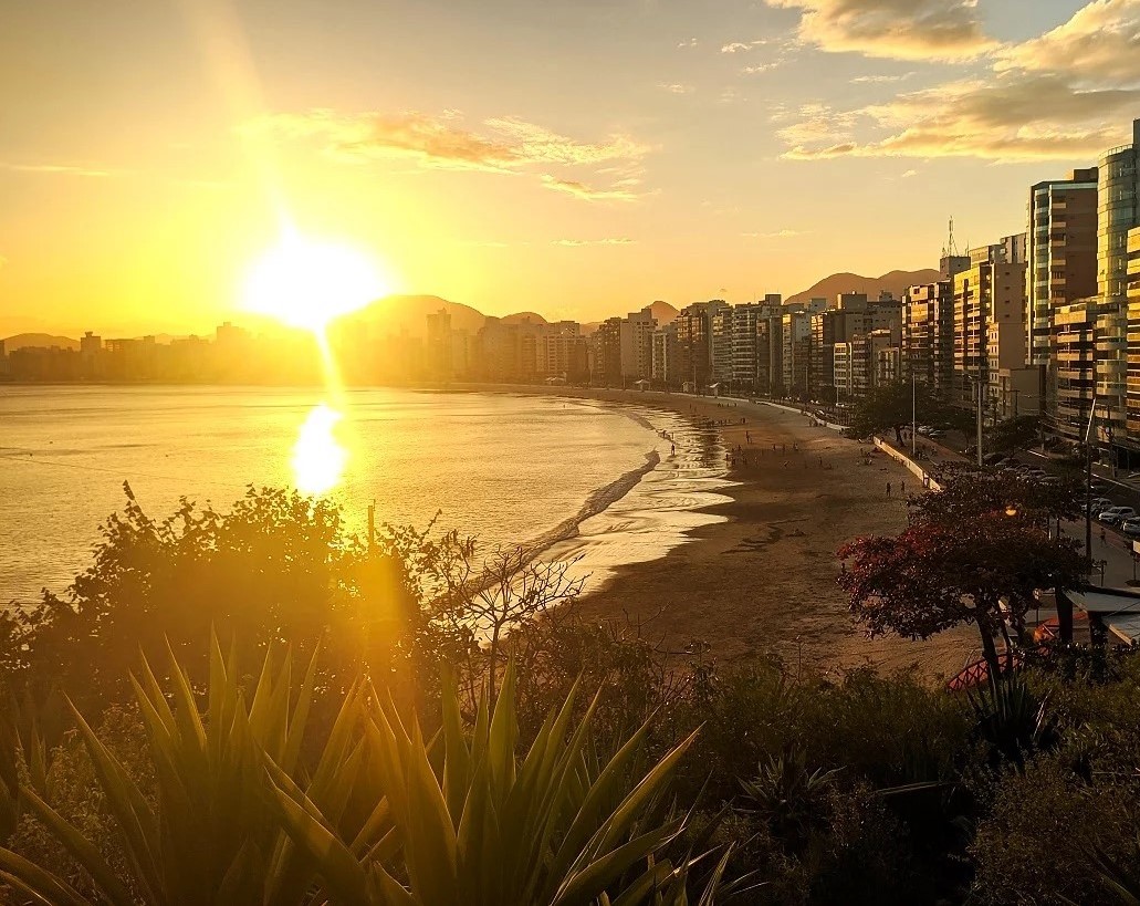 <i>Coluna Dom Antônio:</i> Incrível como fora do eixo Rio-Minas não conhecem Guarapari e o ES!