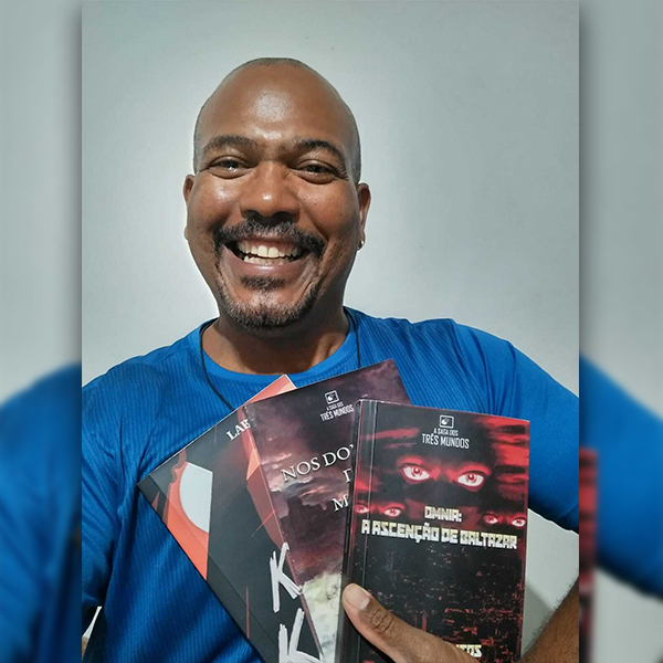 Autor de seis livros, com um entre os mais vendidos na internet, professor de Guarapari prepara nova obra