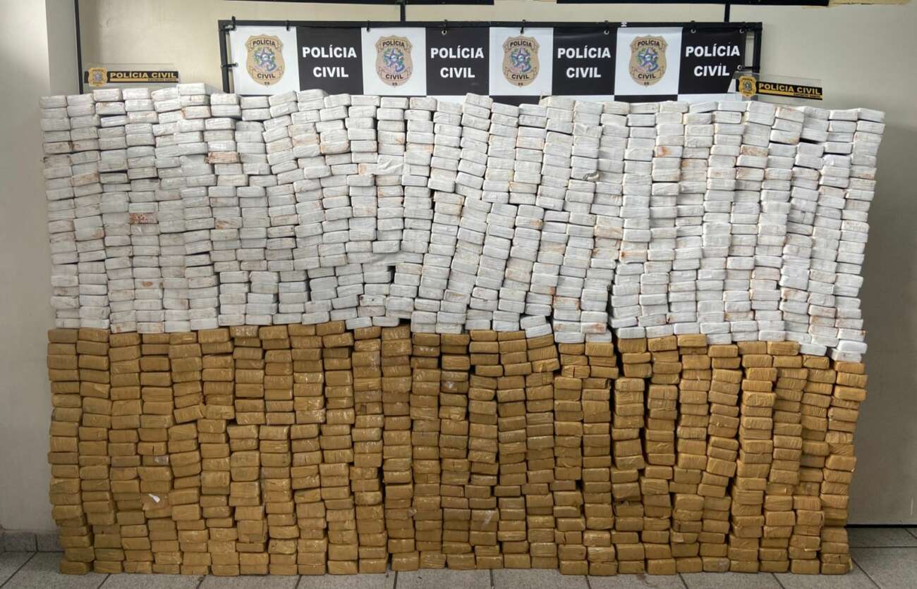 Polícia apreende uma tonelada de maconha no interior de Guarapari