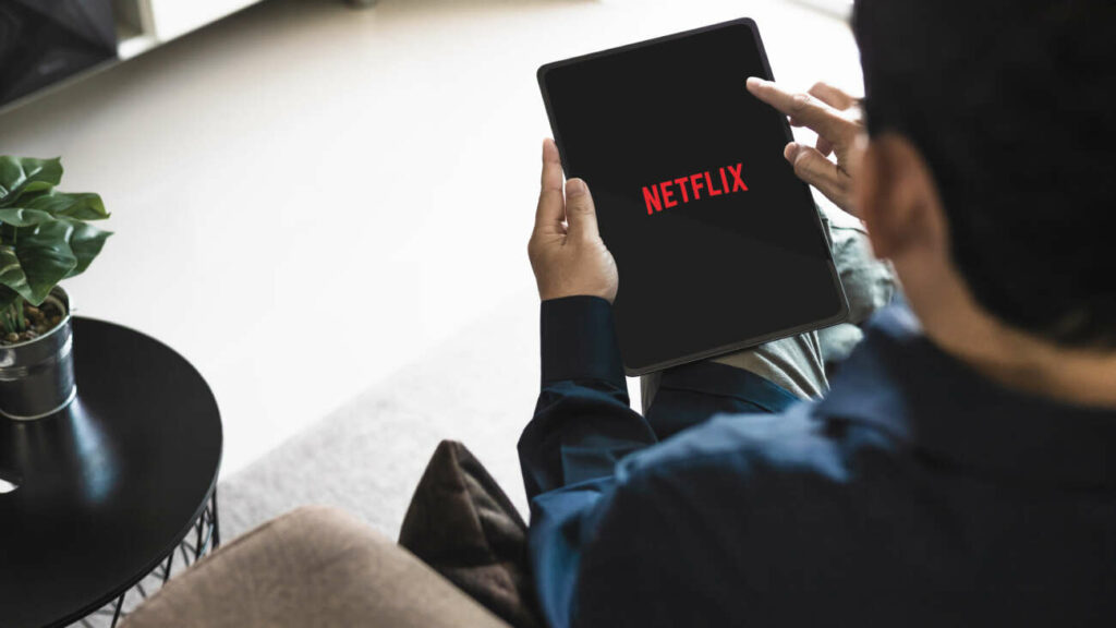 Procon-ES notifica Netflix sobre cobrança por compartilhamento de senhas