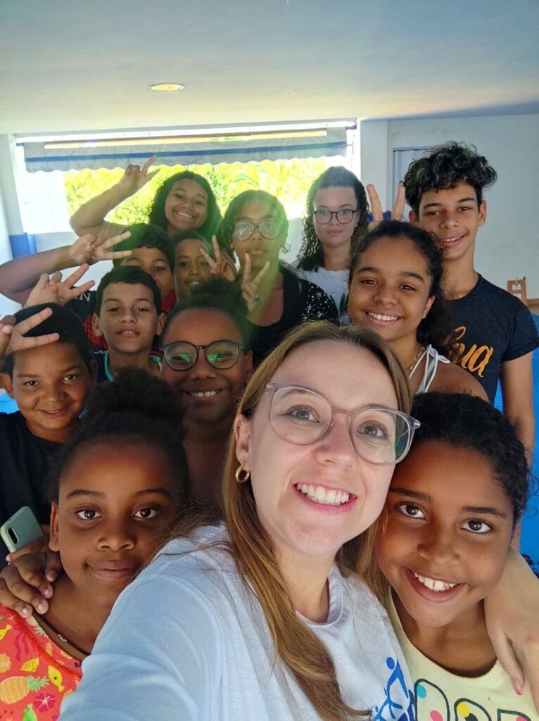 Inédita em Guarapari, oficina de teatro para crianças é ofertada na ONG Crescer com Viver