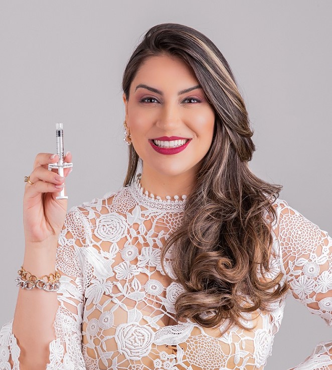 Dermatologista Thayla Campostrini chega a Guarapari