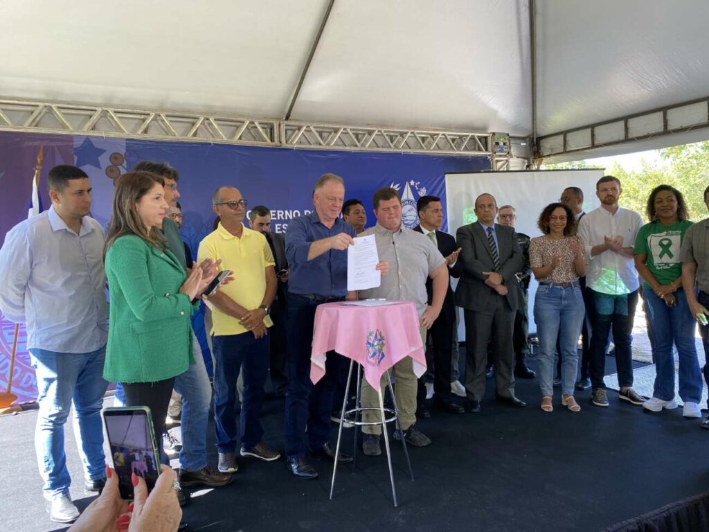 Casagrande anuncia investimentos no Parque Paulo Cesar Vinha durante visita à Guarapari