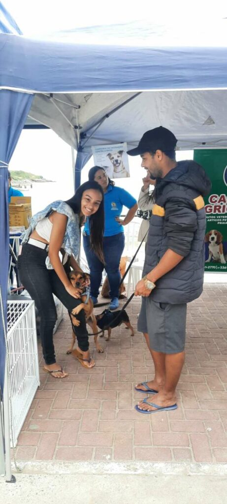 Dez animais são adotados na 4ª edição da feira de animais em Guarapari