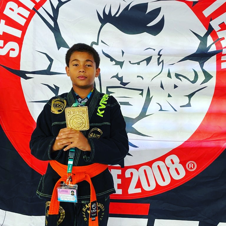 Representando Guarapari, lutador de 10 anos vence etapa do Campeonato Estadual de Jiu-Jitsu