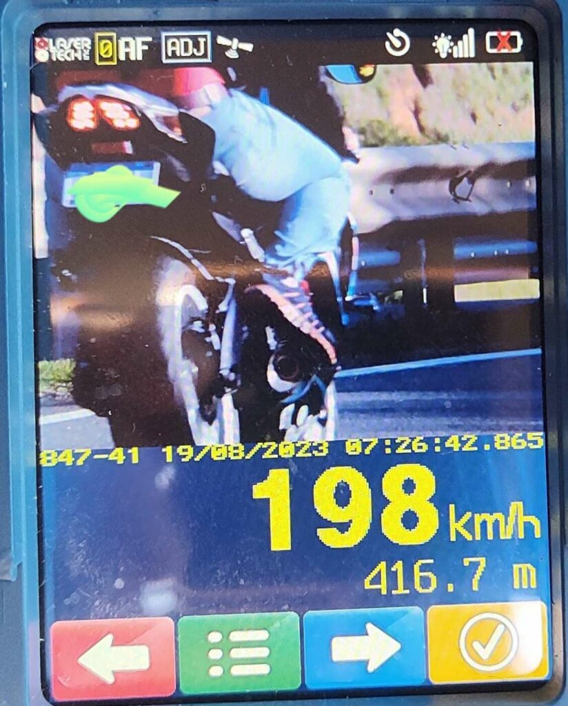 WhatsApp Image 2023 08 21 at 08.51.15 - Motociclista é flagrado trafegando a 198 km/h na BR-101, em Guarapari