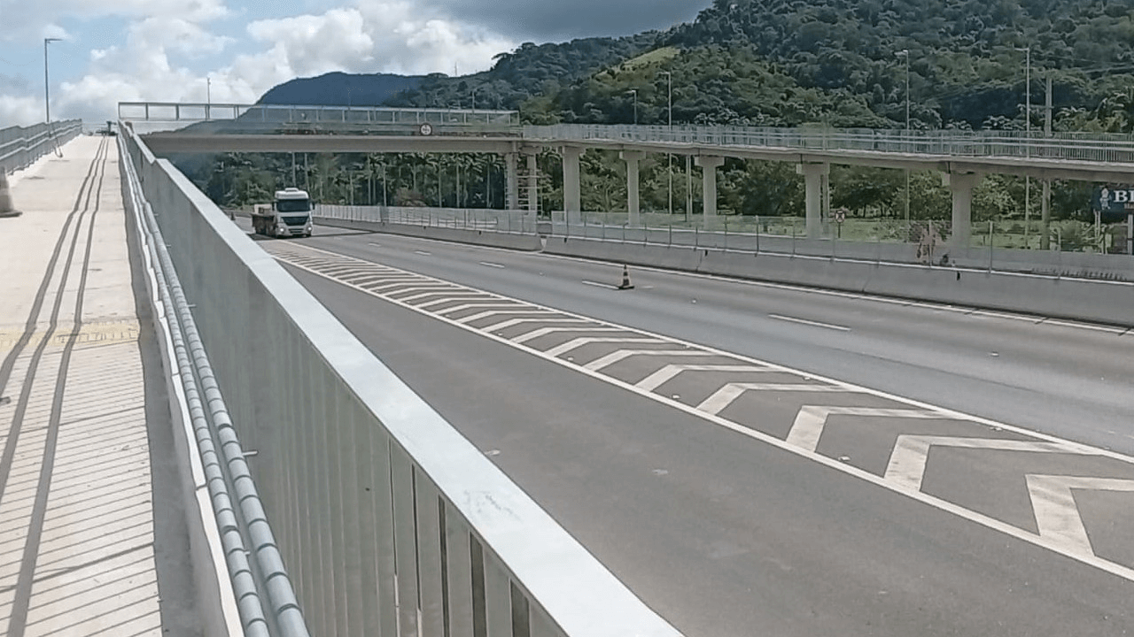 Eco101 entrega nova passarela em Guarapari, na comunidade de Reta Grande