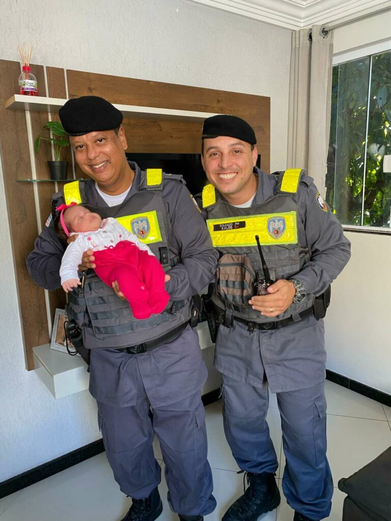 WhatsApp Image 2023 09 04 at 16.22.35 1 - Policiais Militares ajudam no salvamento de bebê engasgada em Guarapari