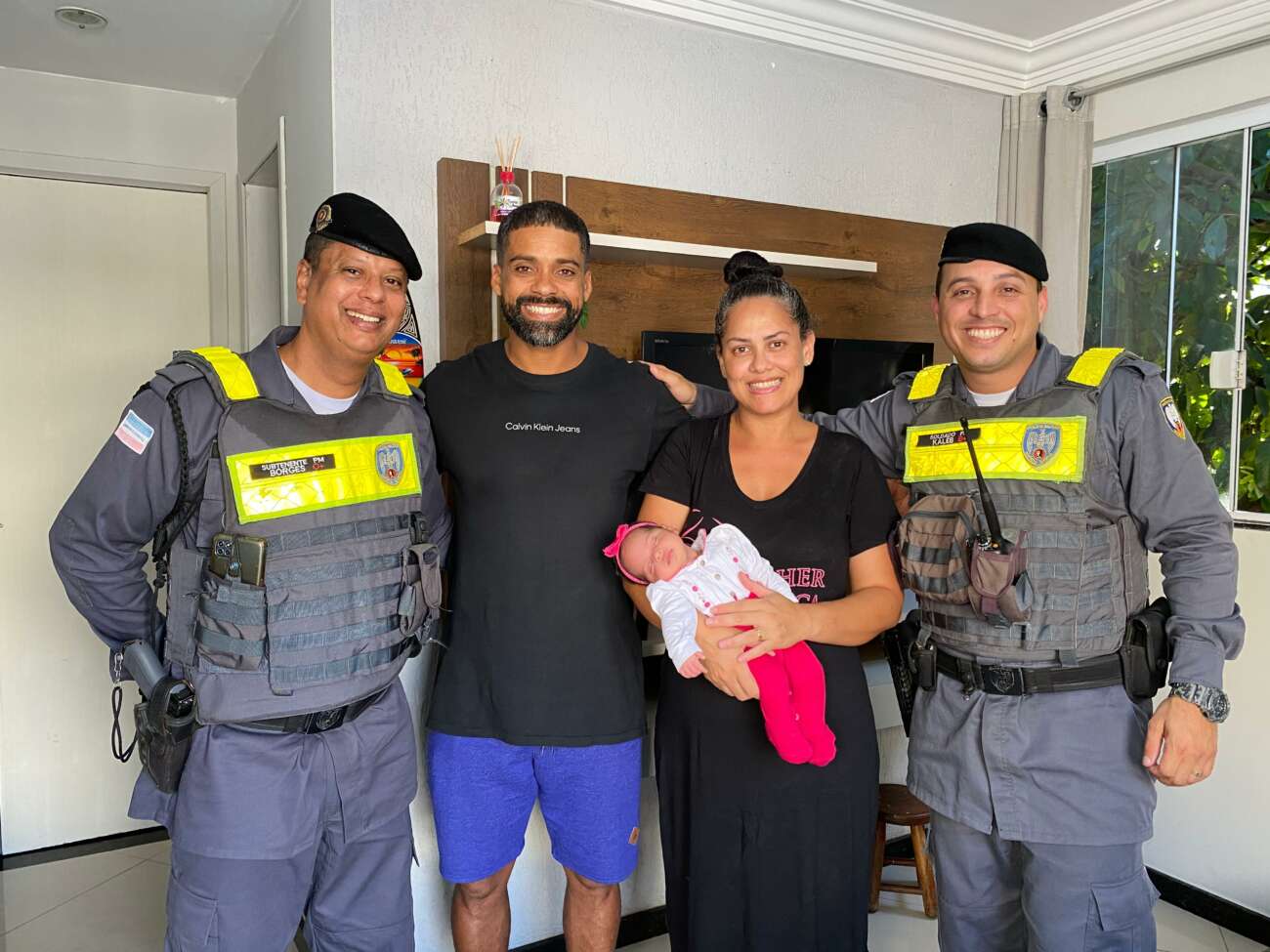 Policiais Militares ajudam no salvamento de bebê engasgada em Guarapari