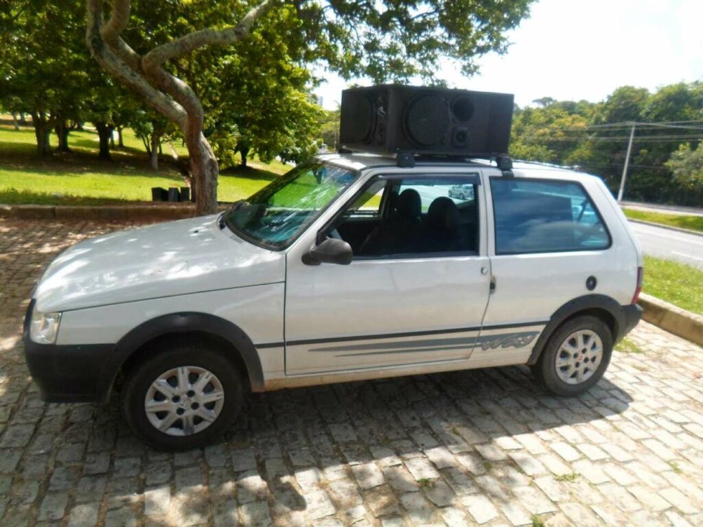 <i>Coluna Dom Antônio:</i> Volume dos carros de som importuna moradores e turistas em Guarapari