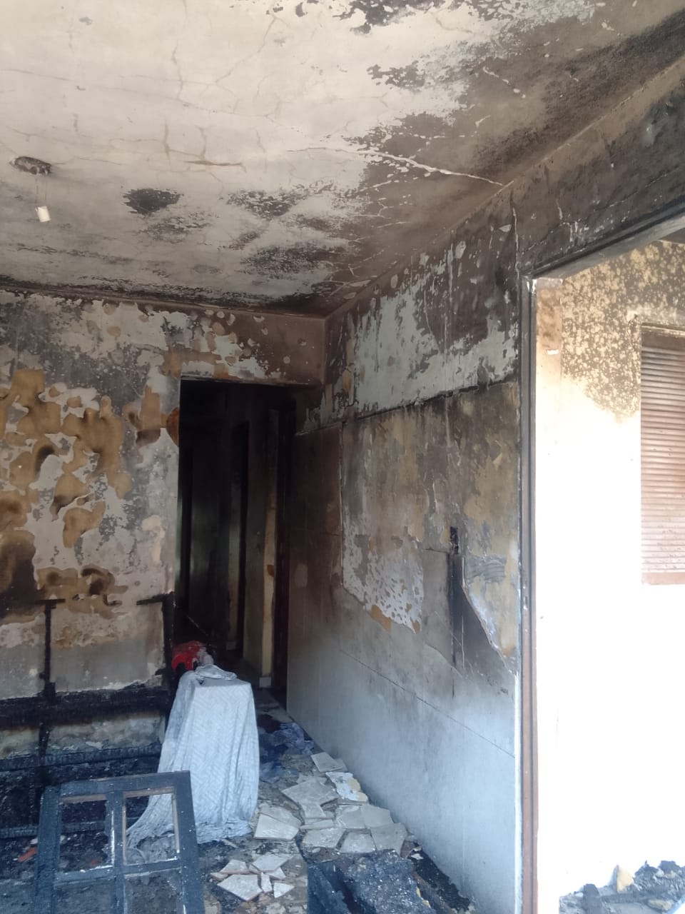 Família de Guarapari pede ajuda após perder tudo em incêndio na casa