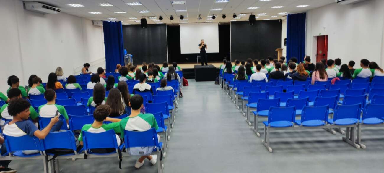 Atriz realiza Workshop de Teatro gratuito em Guarapari