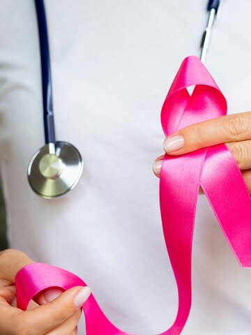 Guarapari intensifica a luta contra o câncer de mama com ações do Outubro Rosa