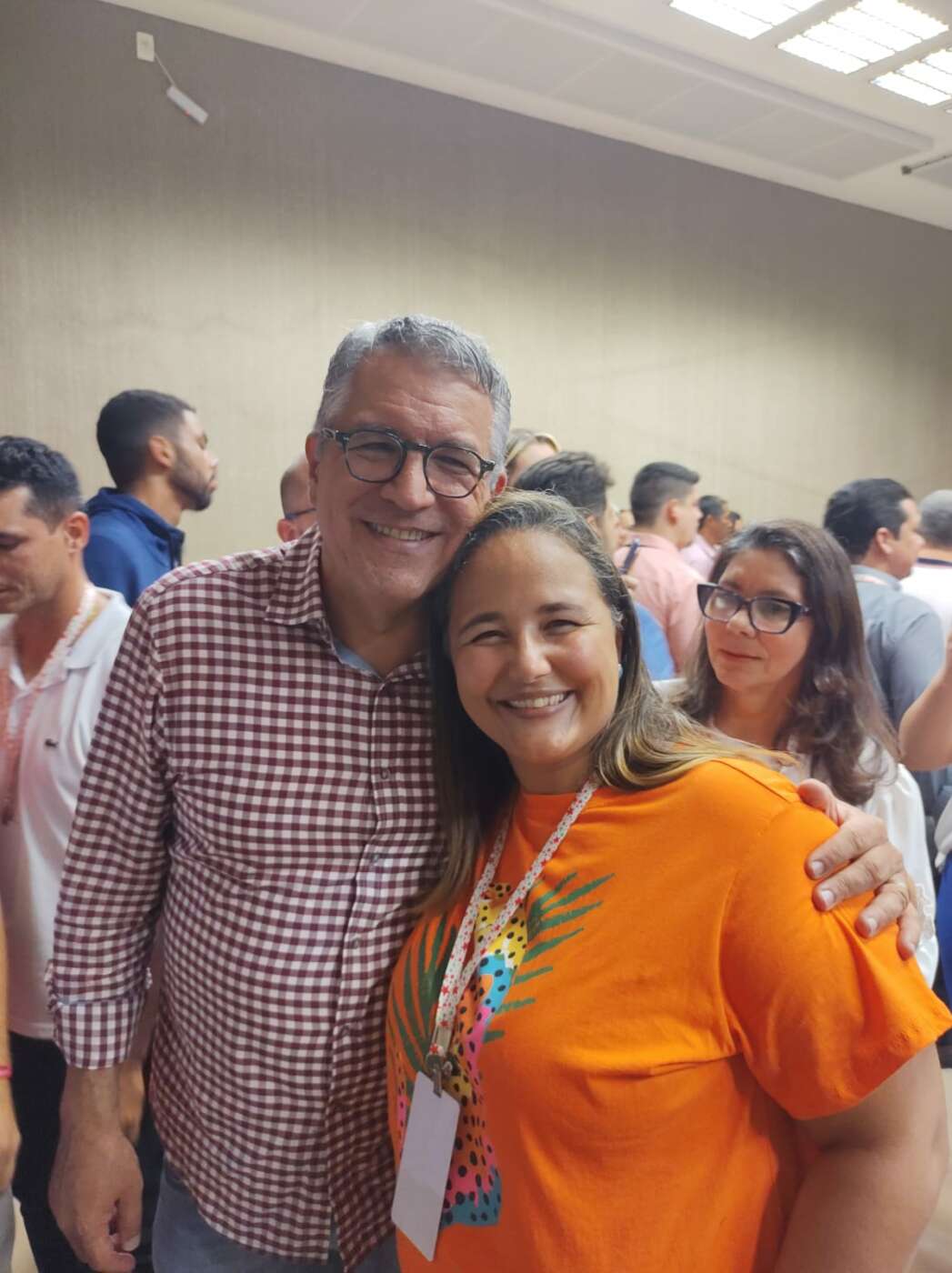 Bárbara Hora confirma pré-candidatura à prefeitura de Guarapari durante evento do PT em Brasília