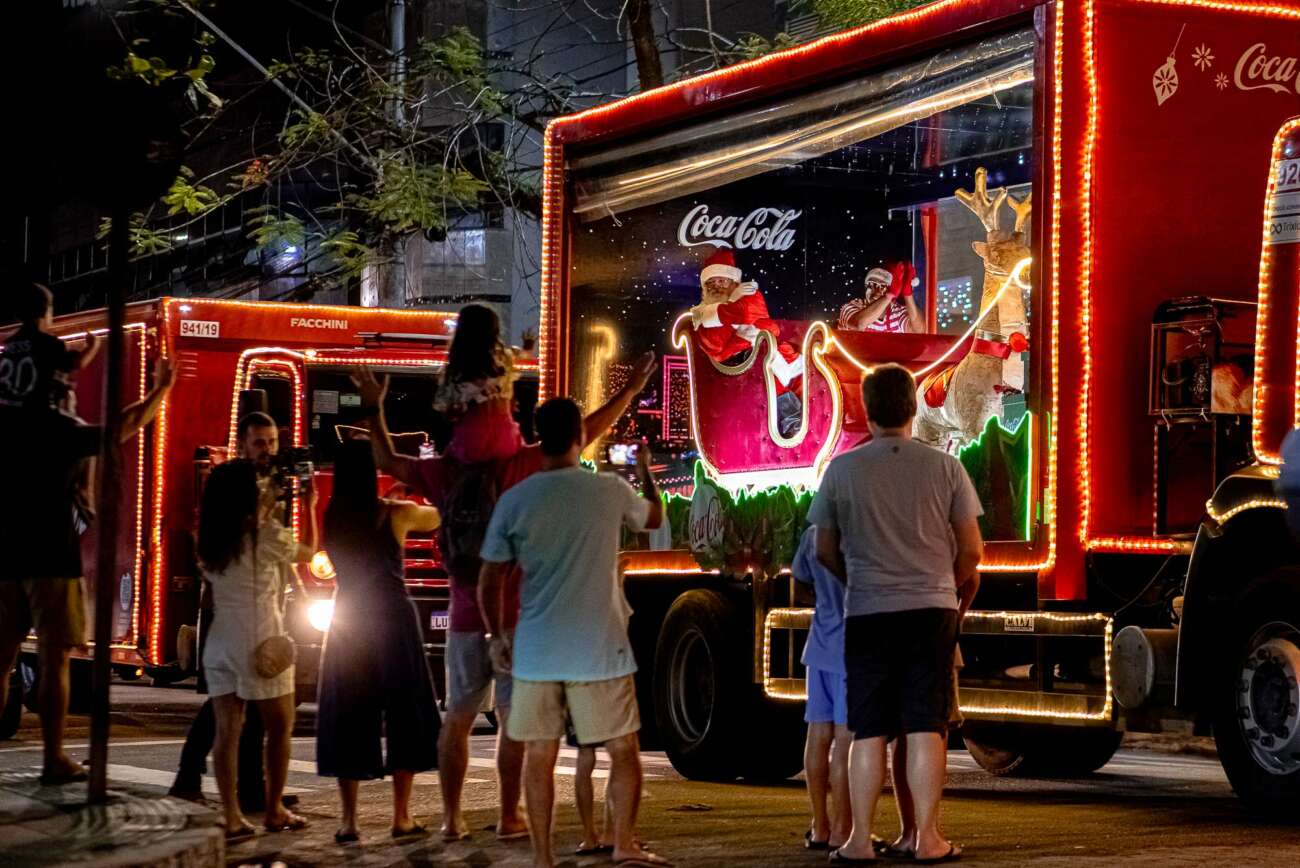 Caravana de Natal da Coca-Cola já tem previsão para passar por Guarapari; confira os detalhes