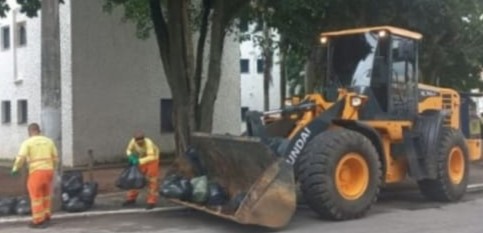 Greve dos garis: prefeitura de Guarapari anuncia força-tarefa para limpeza da cidade
