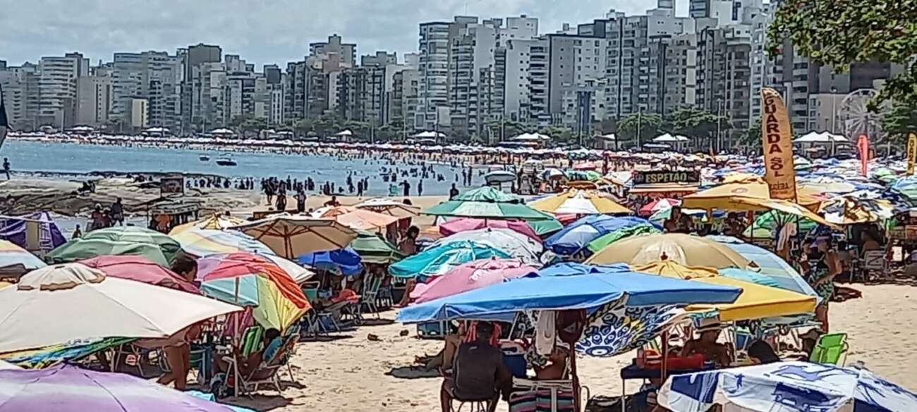 Ordenamento, fiscalização e rotativo estão entre os problemas citados no verão de Guarapari