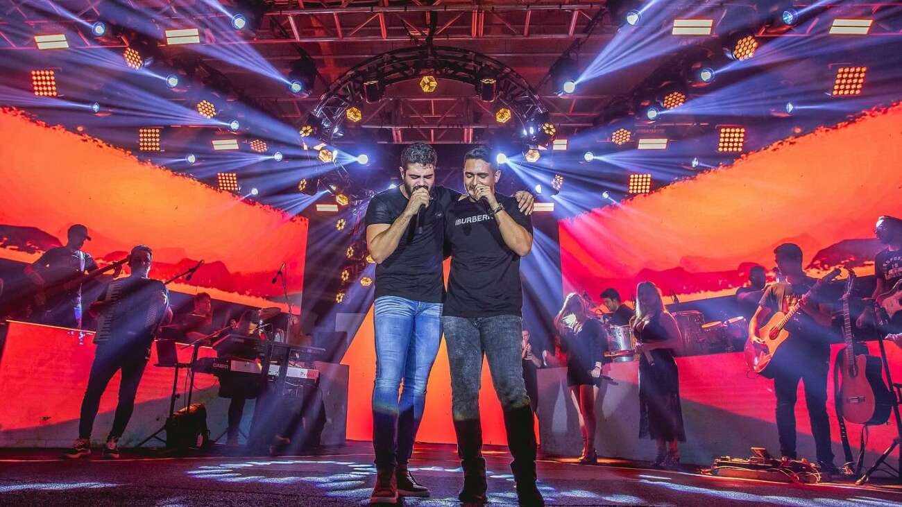 Fim de semana tem shows de Henrique & Juliano, MC Cabelinho e Victor & Léo em Guarapari