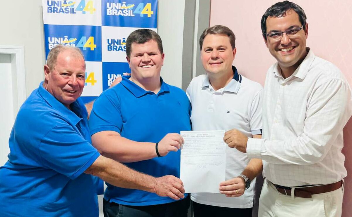 Renato Lorencini se filia ao União Brasil para concorrer à Prefeitura de Anchieta