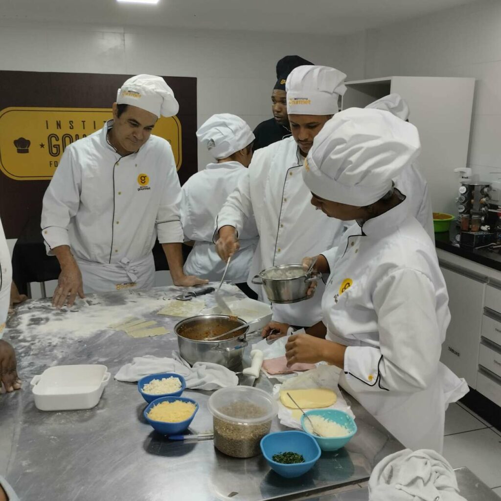 WhatsApp Image 2024 03 28 at 10.06.52 - Parceria entre ONG e instituto oferta curso de culinária a preço popular em Guarapari
