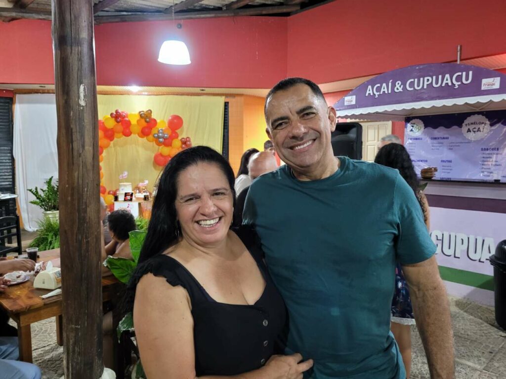 Sandra Cruz e Paulo da Cruz - Celebração e gratidão: Sabor do Frango completa 15 anos de história em Guarapari